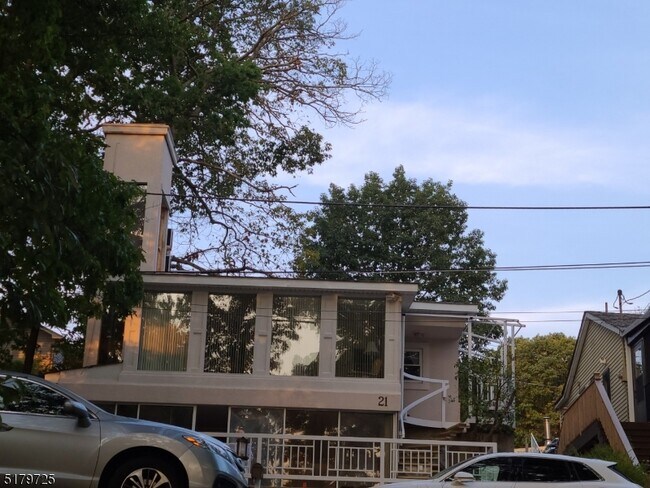 Building Photo - 21 Walton Rd