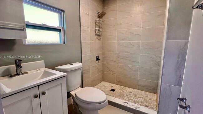 Foto del edificio - 2260 NW 91st St
