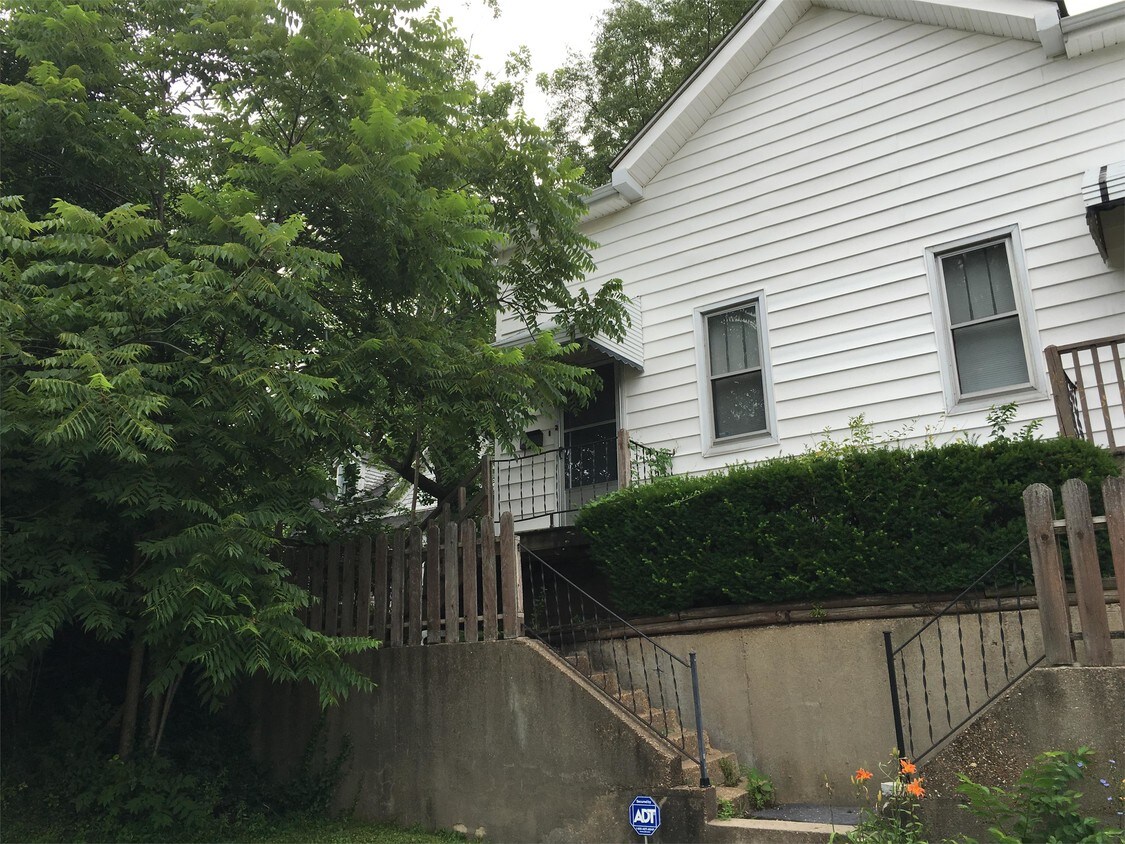 Primary Photo - 8308 McLaran Ave
