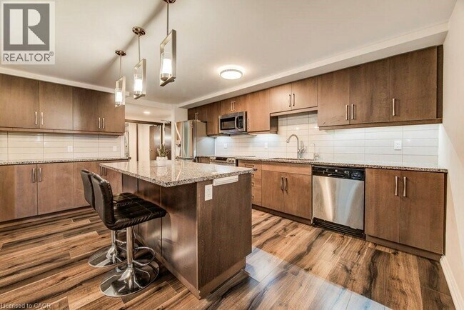 Building Photo - 778 Laurelwood Dr