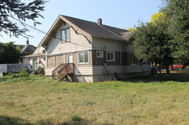 Back - 4315 Yakima Ave
