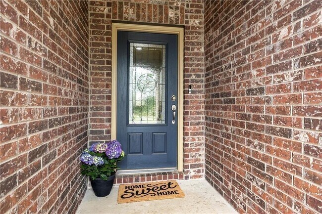 Building Photo - 2109 Edson Ct