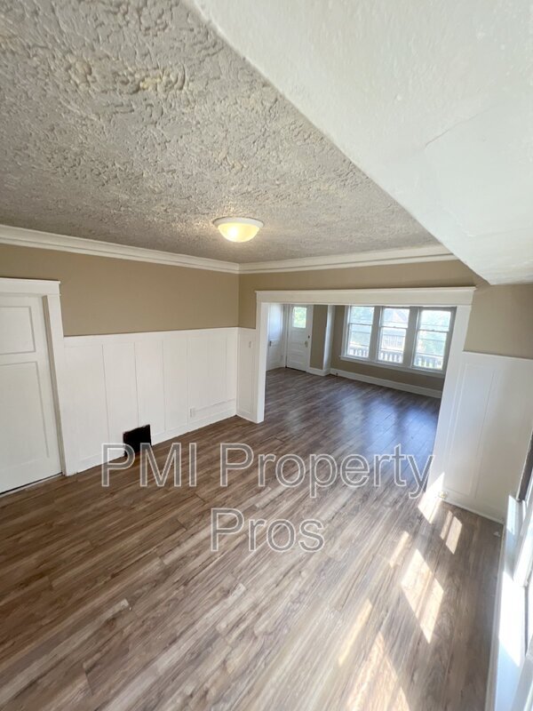 Building Photo - 3319 N 28th St
