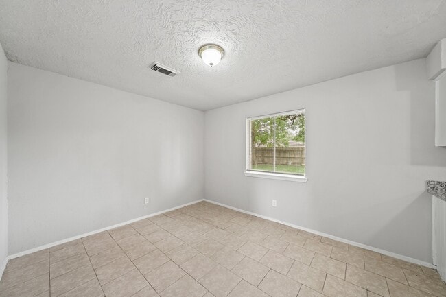 Foto del edificio - 303 Hearthside Cir