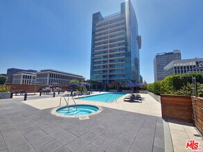 Building Photo - 3785 Wilshire Blvd