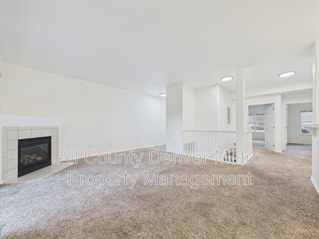 Foto del edificio - 11624 W 62nd Pl