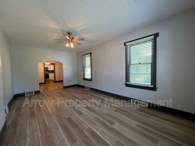 Building Photo - 845 S 29th St