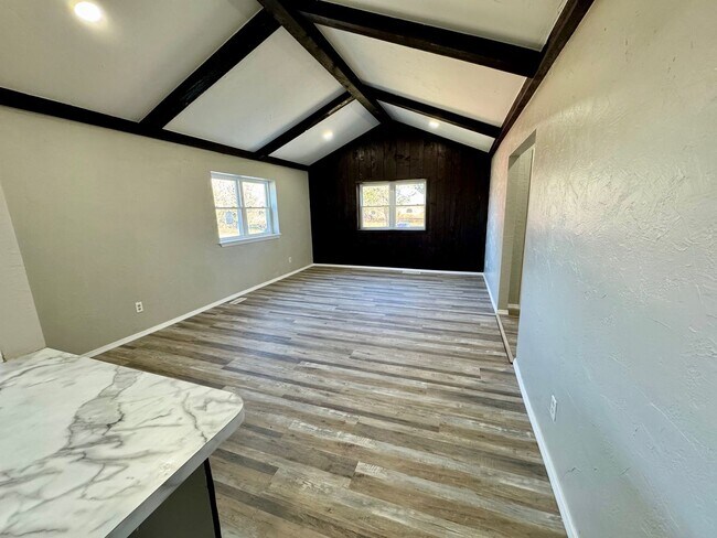 Building Photo - Newly remodeled 3 bedroom 1 bathroom house