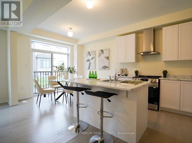 Building Photo - 20 Littlewood Dr