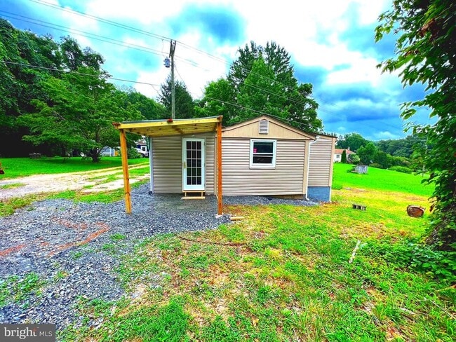 Building Photo - 11291 Pine Hill Rd