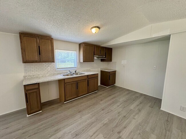 Building Photo - Galivants Ferry - 3 Bedroom / 2 Bathroom M...