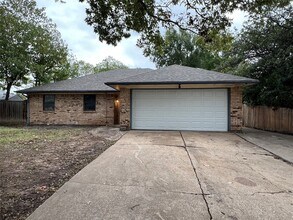 Building Photo - 3021 Northridge Dr