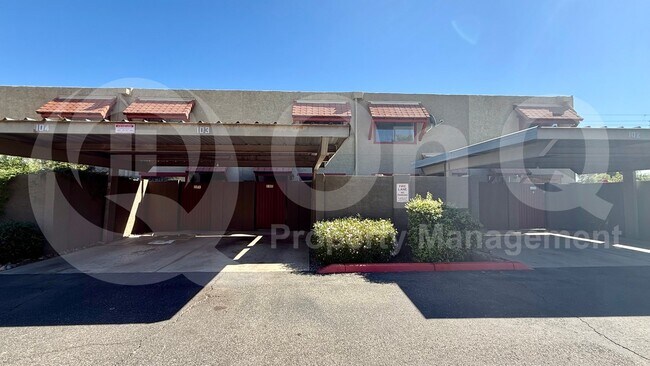 Foto del edificio - 2724 W McLellan Blvd