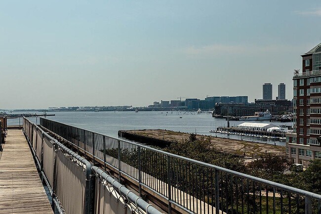 Foto del edificio - 42 8th St