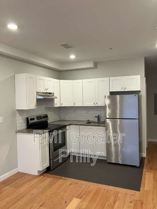 Foto del edificio - 332 N 62nd St