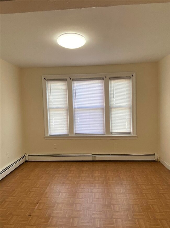 Building Photo - 328 Fulton Ave