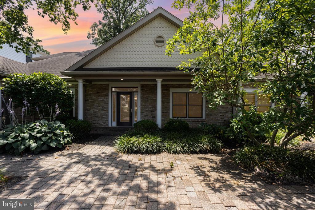 Foto principal - 163 High Pointe Dr