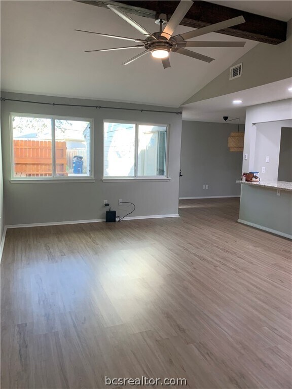 Foto del edificio - 2501 Longmire Dr