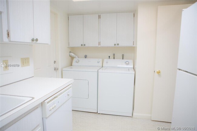 Building Photo - 780 Benevento Ave