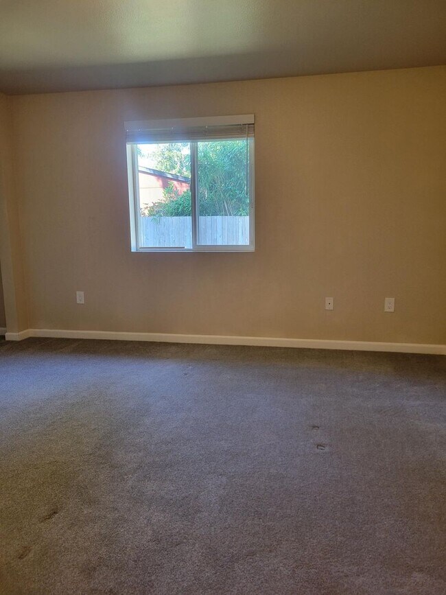 Building Photo - Newly renovated 1-story home in Bonney Lake
