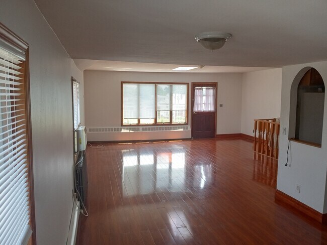 Foto del edificio - 2167 Richmond Ave
