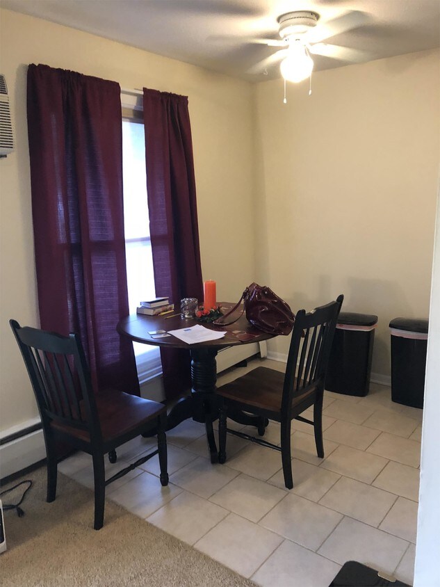 Foto principal - 921 11th Ave S