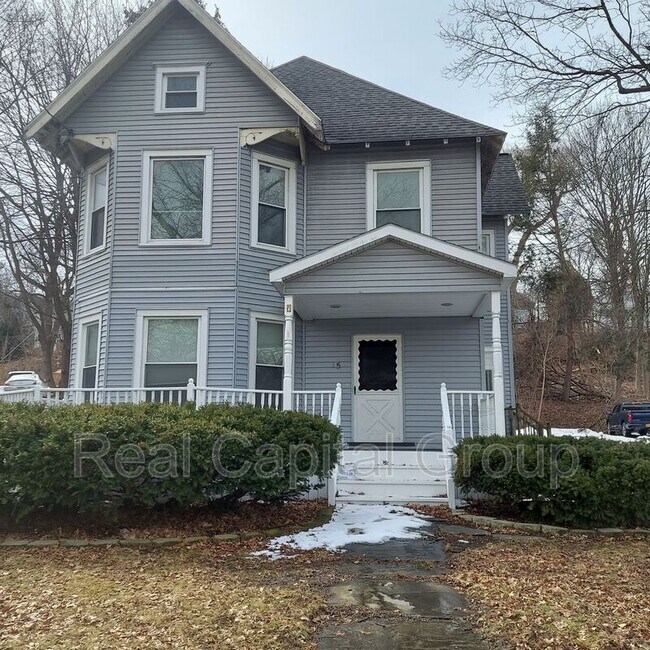 Foto del edificio - 15 S Main St