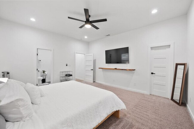 Foto del edificio - 921 E Hattie St