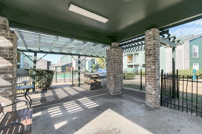 Foto del edificio - 7700 W Airport Blvd