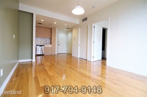 Building Photo - 554 Lafayette Ave
