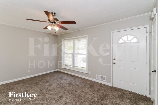 Foto del edificio - 143 Andover Dr