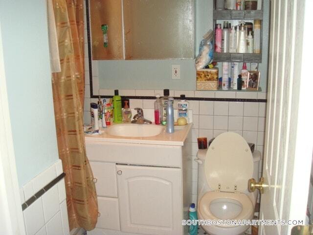 Building Photo - 34 Baxter St