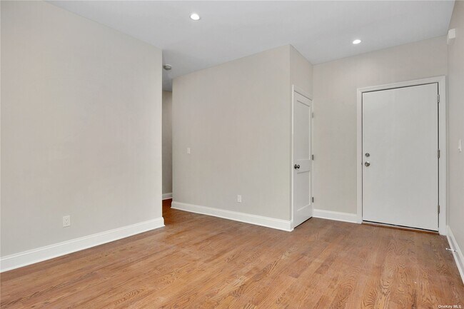 Building Photo - 14 A Ave