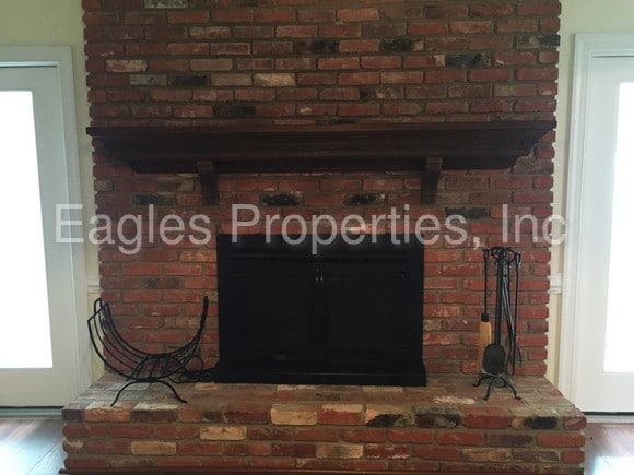 Building Photo - 207 Maplewood Dr