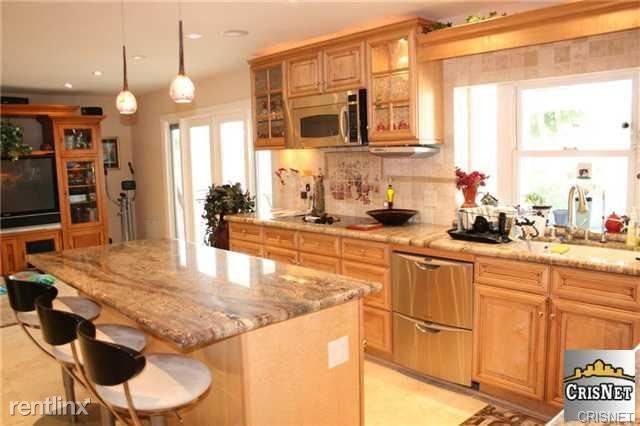 Building Photo - 4 br, 3 bath House - 19021 Kilfinan St