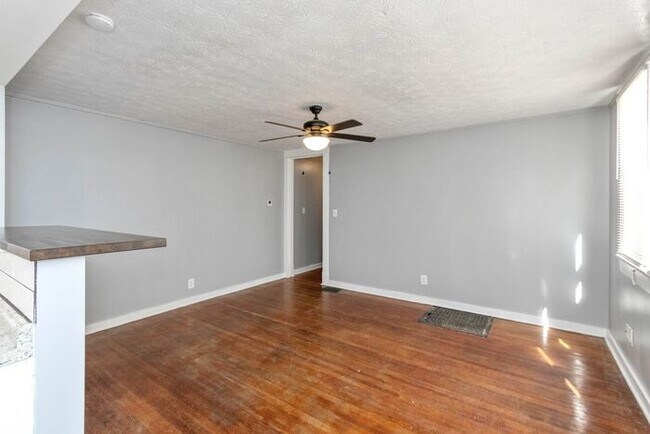 Building Photo - 2354 Carrollton Ave
