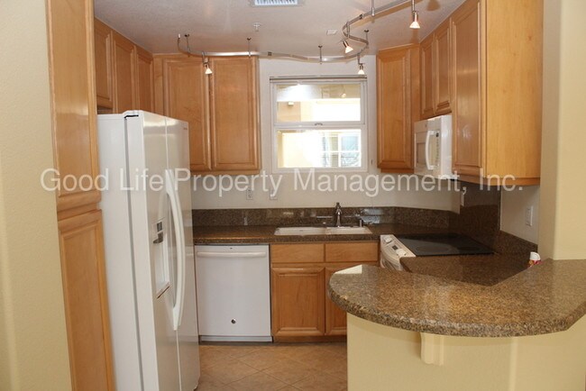 Building Photo - 350 K St