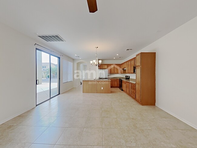 Building Photo - 14576 W Maui Ln