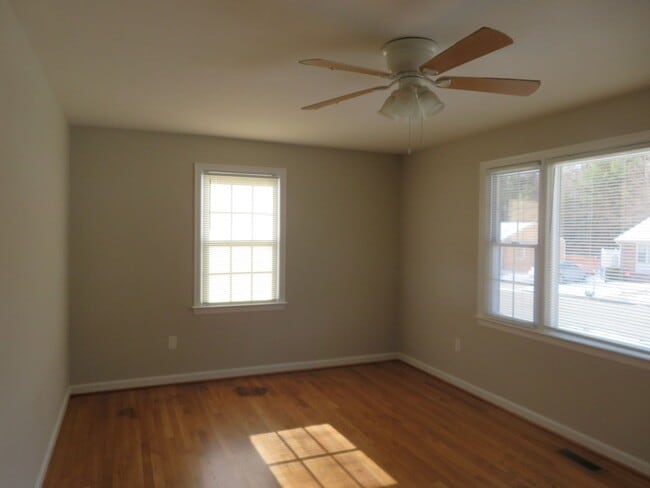 Foto del edificio - Colonial Heights