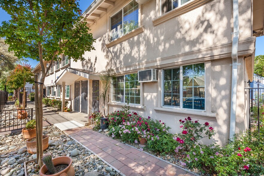 Foto principal - 2700 32nd St