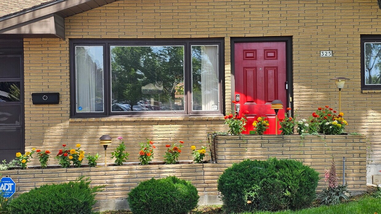 Foto principal - 325 E Central Ave