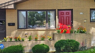Building Photo - 325 E Central Ave