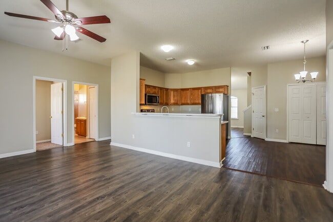 Foto del edificio - 1211 Summer Springs Drive