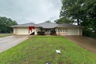 Building Photo - 4309-4313 Aberdeen Dr