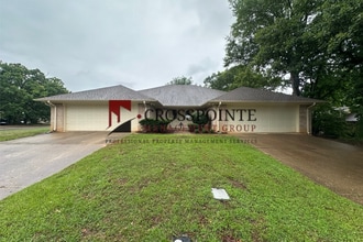 Building Photo - 4309-4313 Aberdeen Dr