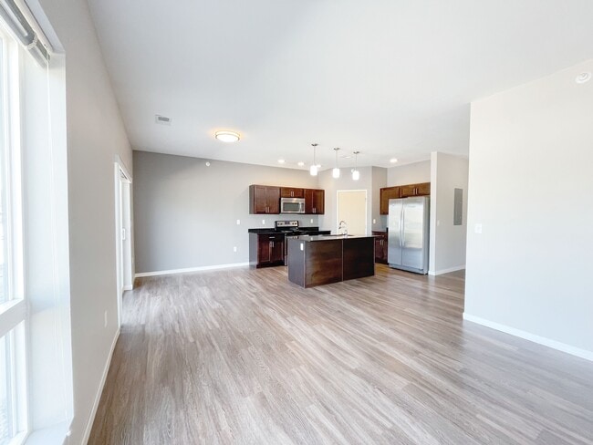 Coulee Ridge Apartments 2 Bedroom - Coulee Ridge Apartments and Twin Homes