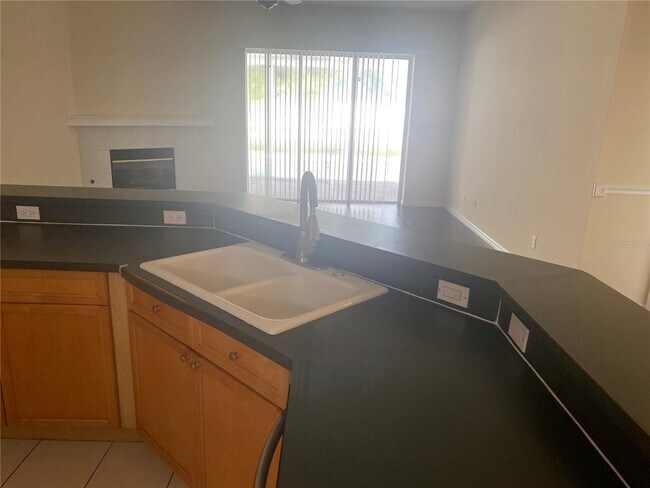 Foto del edificio - 1351 Distant Oaks Dr