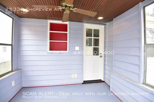 Foto del edificio - 25330 Shoreview Ave