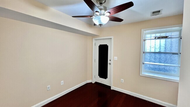 Foto del edificio - 37 R St NW