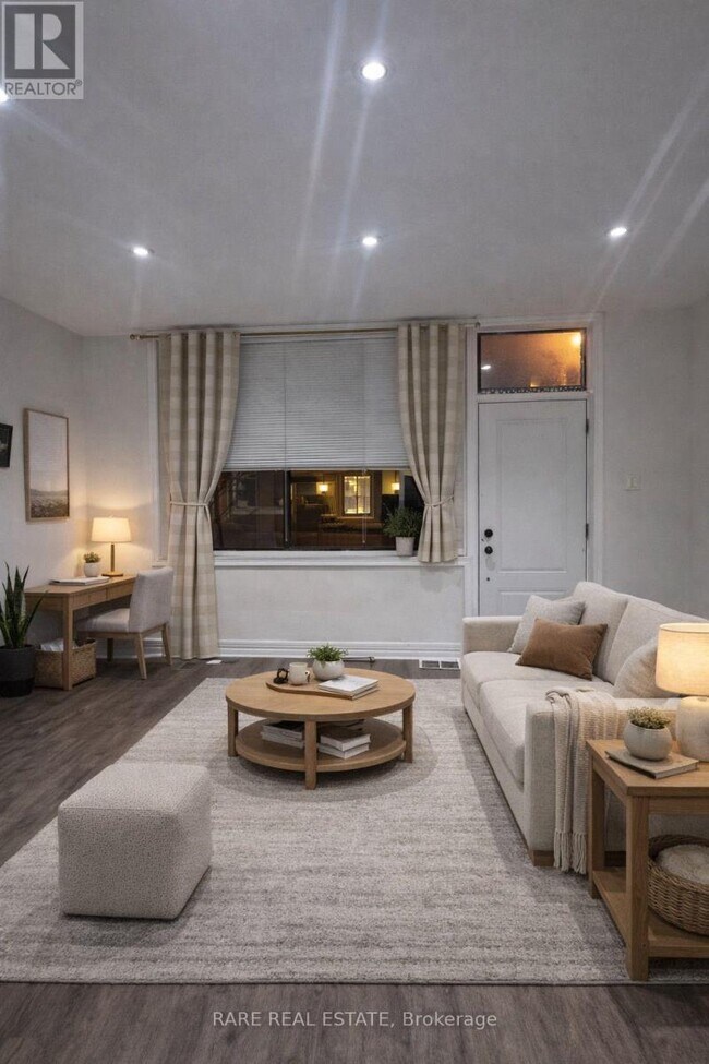 Building Photo - 488 Oakwood Ave